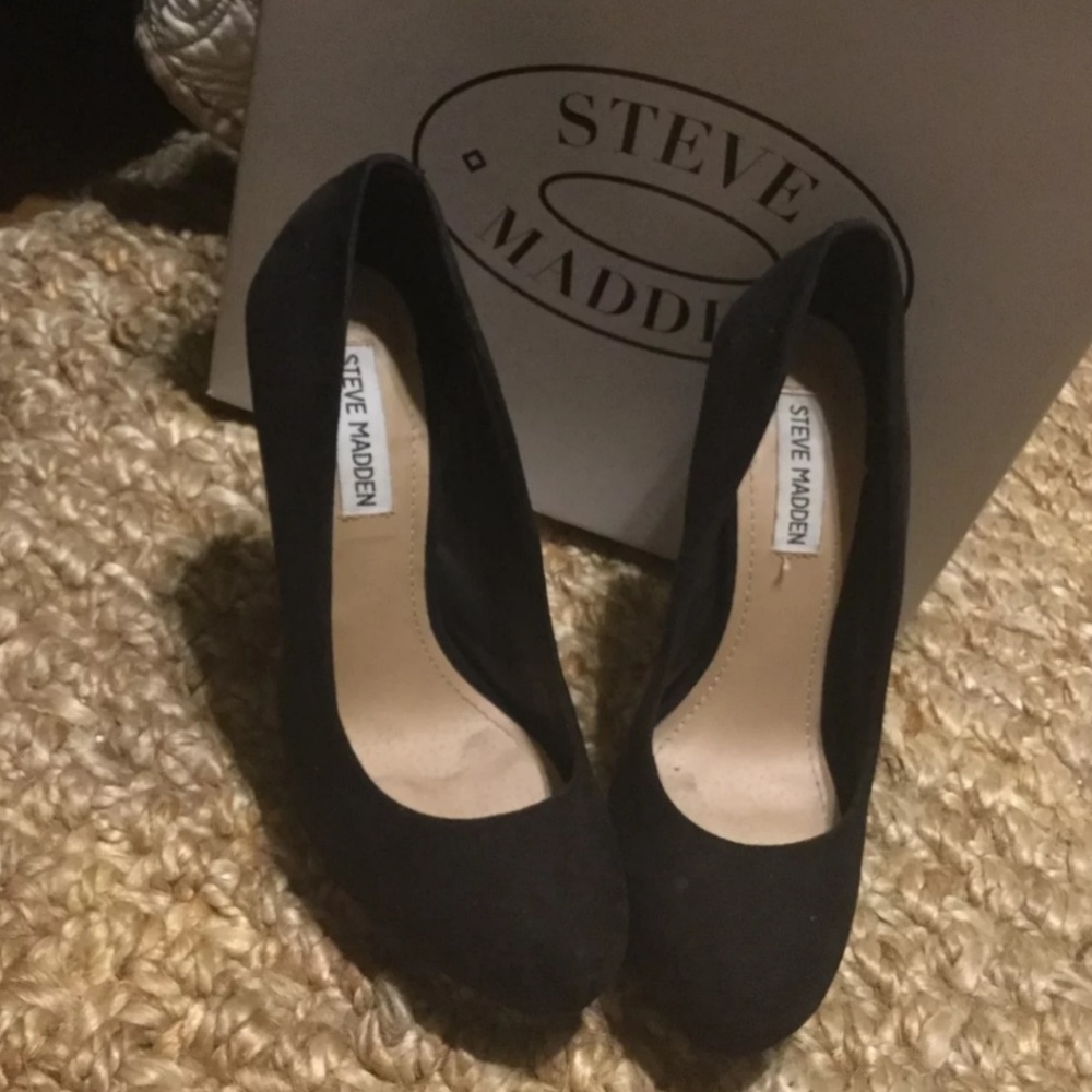 Steve madden black pumps